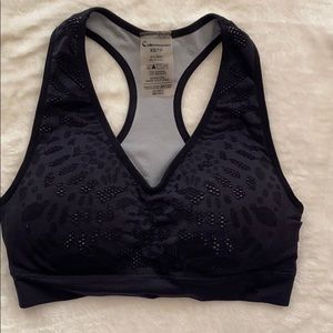 Black mesh print sports bra